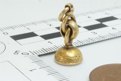 ANTIQUE ENGLISH GOLD AGATE SEAL FOB / CHARM ‘SJT’ c1860