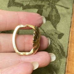 Vintage Ocean Sea Shell Gold tone Hinged Scarf Clip 🐚