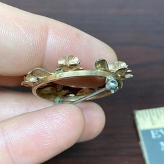 Krementz Copper Tone Gold Plated Round Leaf Rose Pin Brooch Signed Vtg Wreath