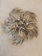 MONET Jewelry 60″ Necklace & Brooch Silvertone Versatility Flapper To…