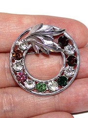 Vintage Sterling Silver DCE of Curtis Crystal Rhinestone Wreath Brooch 6 grams