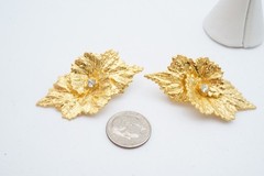 Vintage Clip On Earrings Gold Tone Rhinestone Textured Z4