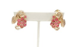 Vintage Clip On Earrings Gold Tone Pink Rhinestone Flower E3