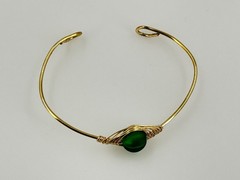 Handcrafted Wire Wrapped Gold Tone Bracelet with Green Glass Bead 6.5in