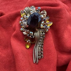 Vtg ‘50/‘60 Alice Caviness Brooch. Crystal/ Glass and dangling fringe. See pics.