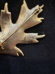 Vintage Beautiful LC Lauren Conrad Enamel Leaf Brooch