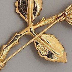 Vintage AAi Rose Brooch Gold Tone Mesh Bud 2 1/8″