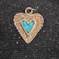 Vintage Small Heart Charm with Turquoise Center – 17 x 14 mm