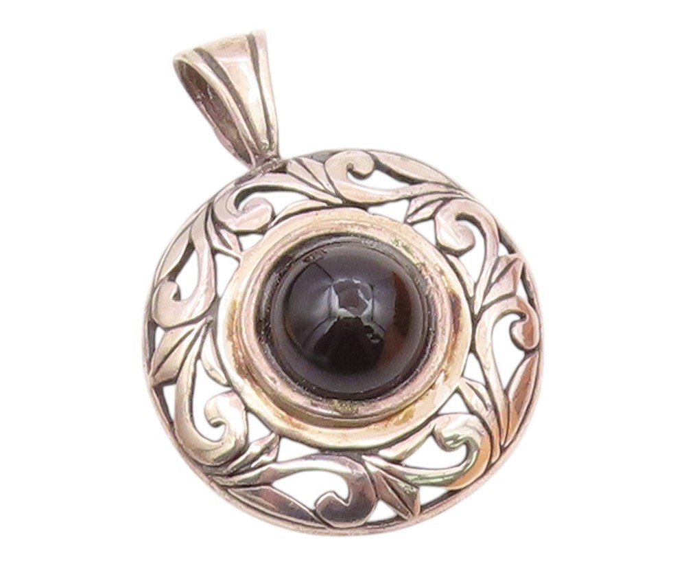 JEZLAINE 925 Sterling Silver Vintage Black Onyx Swirl Border Pendant PT16447