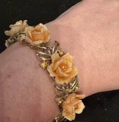 vintage Coro peach-orange molded plastic rose link bracelet
