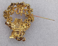 AJC Christmas Wreath Cat Hanging Brooch Pin