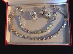 Vintage Weiss~Aurora Borealis Rhinestone Set Necklace Bracelet Earrings Pin