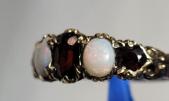 Vintage 375 9K Yellow Gold Opal & Almandine Garnet Ring Size 6.75