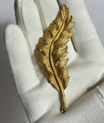 Vintage Signed CORO 1961 Goldtone 3 1/8” Long Leaf Brooch Pin