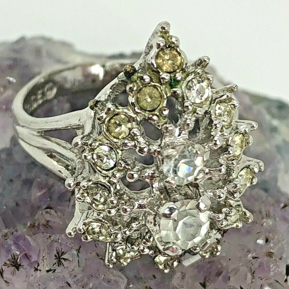 Vintage 18KT H.G.E. A 4mm Clear Gemstone Cluster Ring Size 7