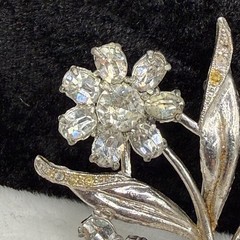 Vintage Rhinestone Flower Brooch Pot Metal Silver Tone READ