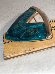 Vintage 1970s 1980s Triangle Brooch Pin Green Swirl Gold Tone Costume Jewelry