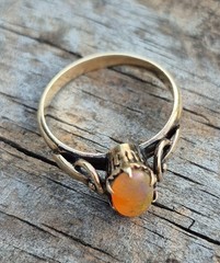 Antique 18K Yellow Gold Orange Fire Ethiopian Opal Ring Old Estate Jewelry