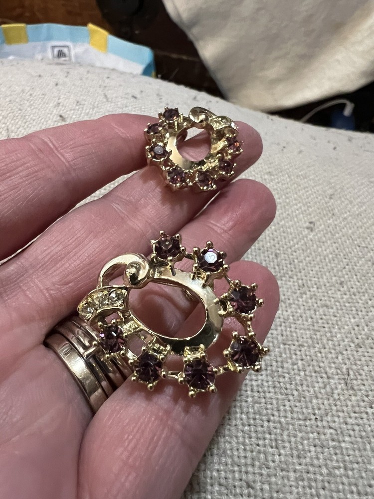 VTG GOLDTONE SCREWBACK EARRINGS RHINESTONES FAUX AMETHYST