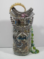 1.75 lbs Mystery Jewelry Lot VTG to Now All Wearable Necklaces~JAR NOT INCLUDED