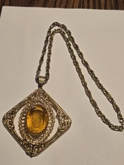 Vintage Mid-Century Amber Glass Cameo Large 2.75″ Pendant Gold 23″ Rope Chain