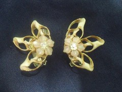 5 PAIRS CLIP-ON EARRINGS~Ann Vien, Monet, Carol Lee & 2 1950’s