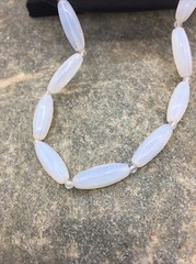 VINTAGE 50’S Single STRAND Beautiful Glass BEADED NECKLACE #FN595