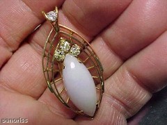 14K GOLD LAVENDER JADE & DIAMOND PENDANT VERY NICE MAKE OFFER