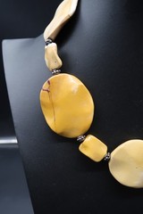 Vtg Baltic Amber Look Choker Length 19″ Irregular Egg Yolk Color Beads Necklace
