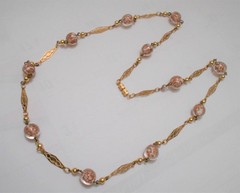 Vtg Pink/Gold Encased Lampwork Bead Necklace Gold Tone Links 33″