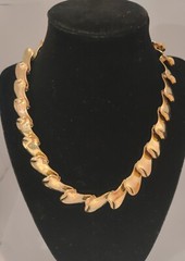 Vtg MONET Goldtone Necklace! EUC