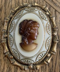 Vintage Cameo Brooch Brown Resin Oval Gold Tone Metal Filigree 2”