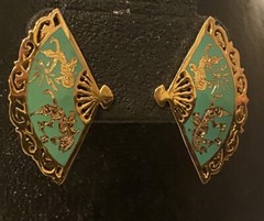 Vtg AMFARCO SIAM Thailand Goddess Gold Tone Green Enamel Fan Screw Back Earrings