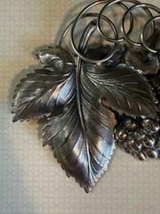 NAPIER SIGNED PARURE SILVER PLATE LEAVES & GRAPES BROOCH & CLIP EARRINGS