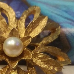 Vintage Jewelry: 45mm Revitalized Gold Tone Faux Pearl Brooch 03-04-2020