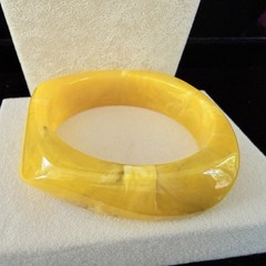 VTG. ESTATE 1980’s BUTTERSCOTCH & WHITE SWIRLED ASYMMETRICAL BRACELET-BG176
