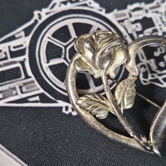 Princess Diana Memorial Silver‑Tone Heart & Rose Brooch – Vintage, RDC Signed