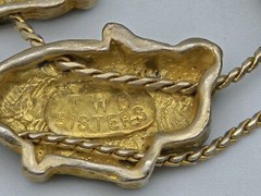 VTG Medici Two Sisters Slide Charm Bracelet Nativity Christmas Scene Gold Tone