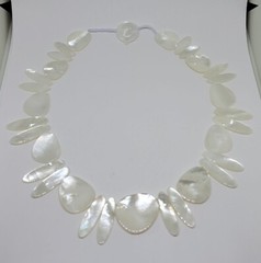 JTV White South Sea Mother-of Pearl Graduated Bib Collar Necklace ~ 18″
