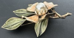 Vintage Signed Vendome Enamel Flower Brooch Faux Pearl Clip On Earrings Dogwood