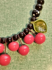 Vtg Flying Colors Rockabilly Pin-Up Red Cherries Black Dot Ceramic Bead Necklace
