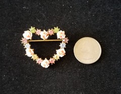 Avon JJJ Signed Pink Roses Multi Color Rhinestones Heart Wreath Gold Brooch