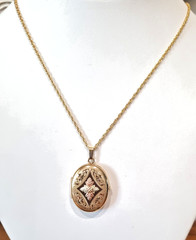 Vintage 14k Gold Fill Locket Black Hills 10k 12k Gold 4 Photo USA made See video