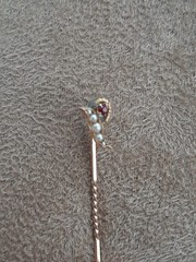 Victorian Antique Pea Pod Stick Pin 5 Seed Pearls of Graduated Size + Red Stone