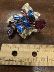 Vintage Red, Pink & Blue Rhinestones With Embossed Gold Leaves Brooch/pin