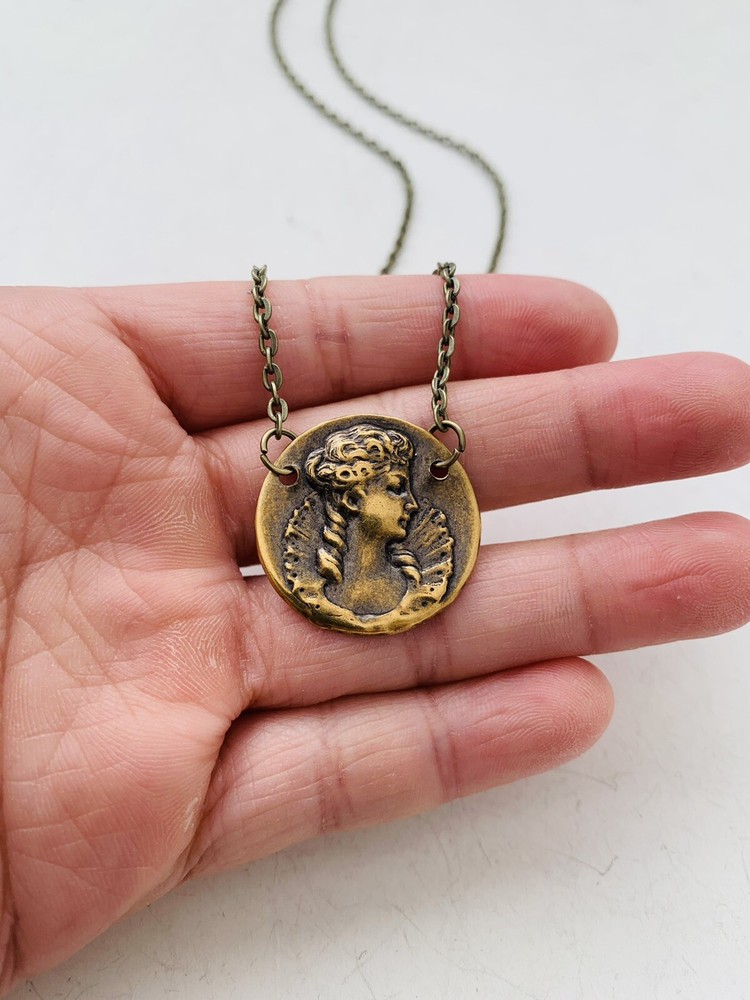 Vintage Victorian Style Cameo Lady Dainty Elegant Bronze Tone Necklace