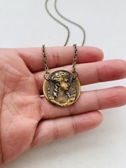 Vintage Victorian Style Cameo Lady Dainty Elegant Bronze Tone Necklace