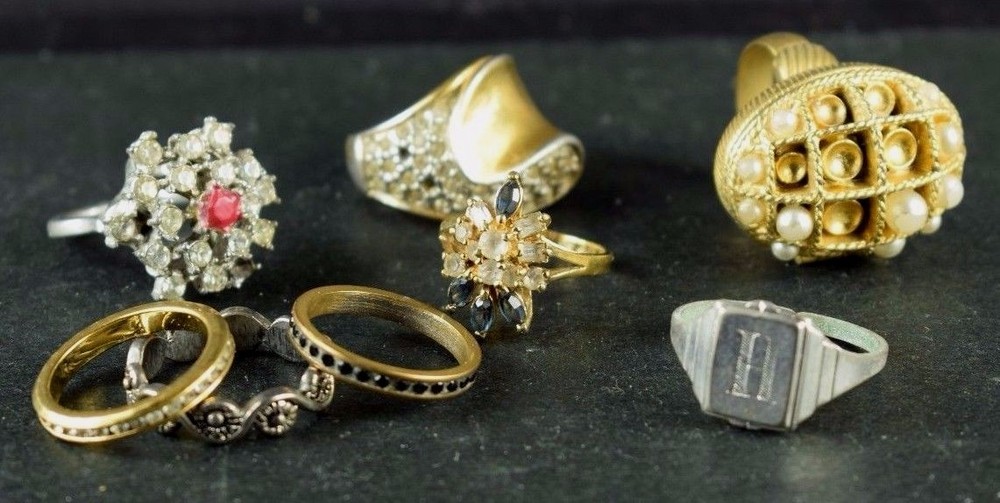 Lot Of 7 Vintage Mod Goldtone & Silvertone Rhinestones Faux Pearls Rings