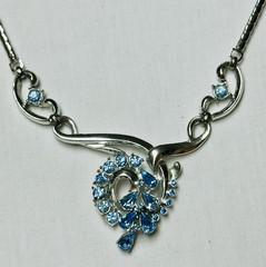 Vintage Mid Century Estate Silver Tone Blue Rhinestone Focal Choker Necklace n03