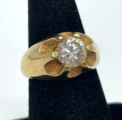 VTG Victorian Style Solitaire Chunky Gold tone Men’s Ring Size 8 statement